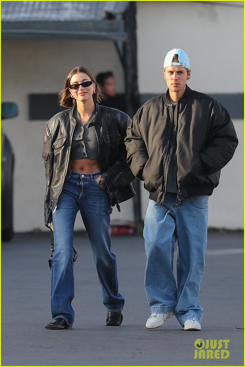 Justin & Hailey Bieber Are All Smiles While Out Grabbing Lunch