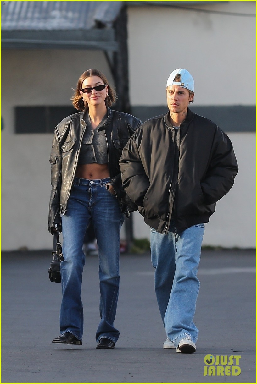 Justin & Hailey Bieber Are All Smiles While Out Grabbing Lunch