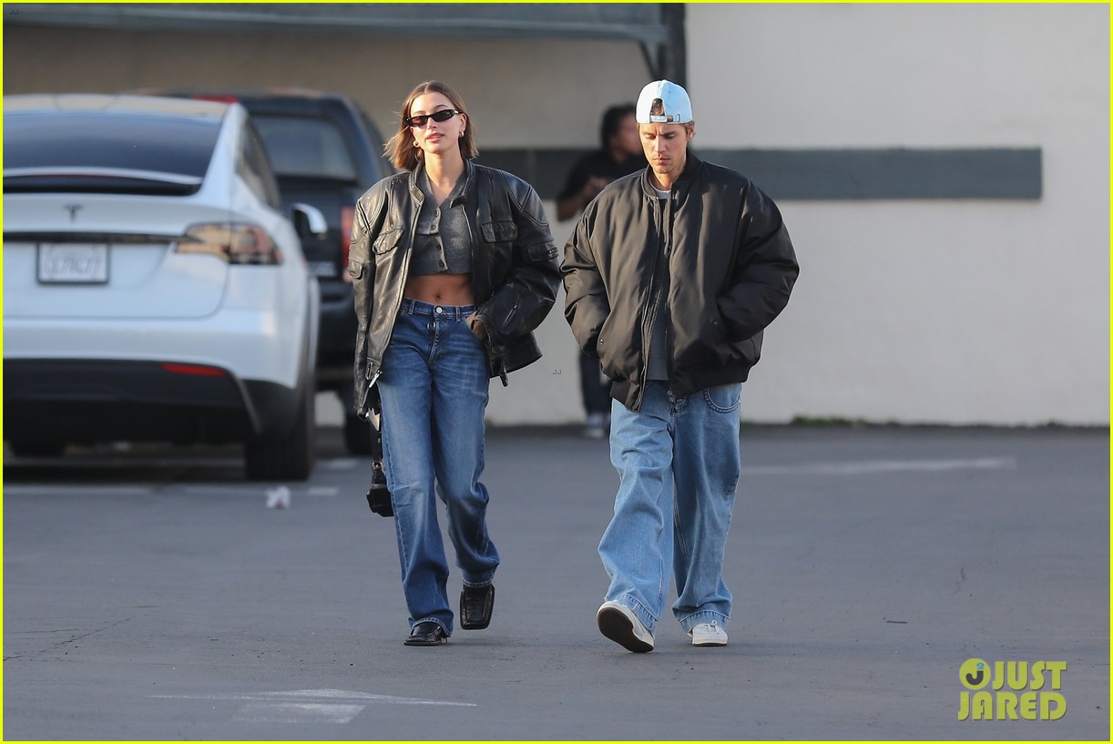 Justin & Hailey Bieber Are All Smiles While Out Grabbing Lunch