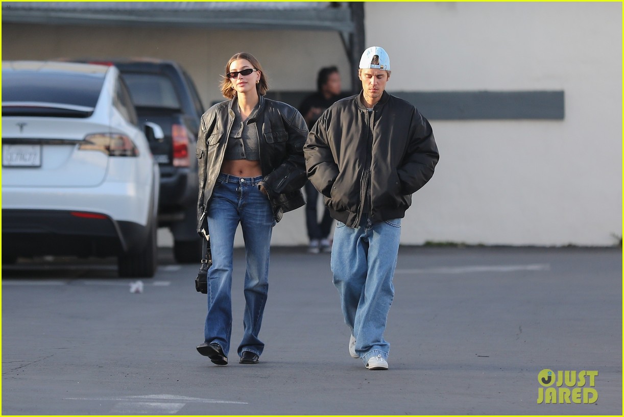 Justin & Hailey Bieber Are All Smiles While Out Grabbing Lunch