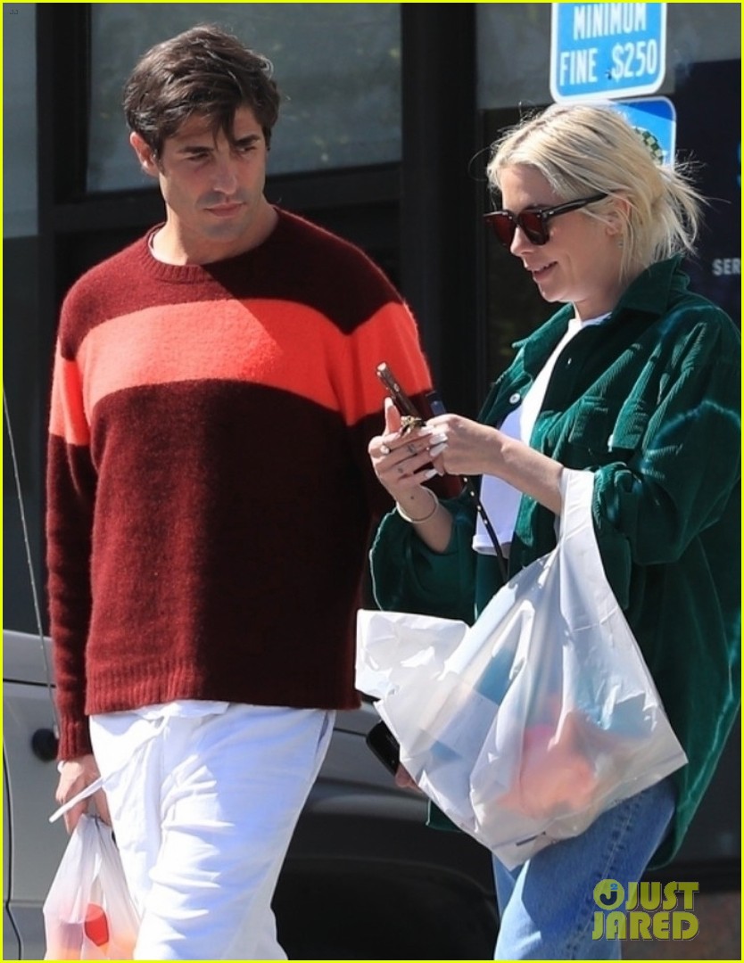 Ashley Benson & Boyfriend Brandon Davis Pick Up Pet Supplies While Running Errands