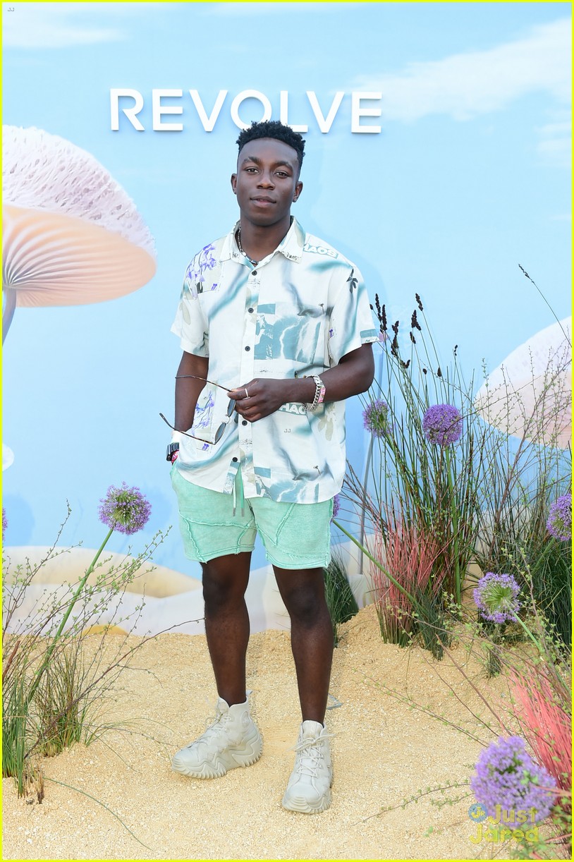 Charli D'Amelio Goes Blonde for Revolve Festival at Coachella with Sister Dixie & Boyfriend Landon Barker