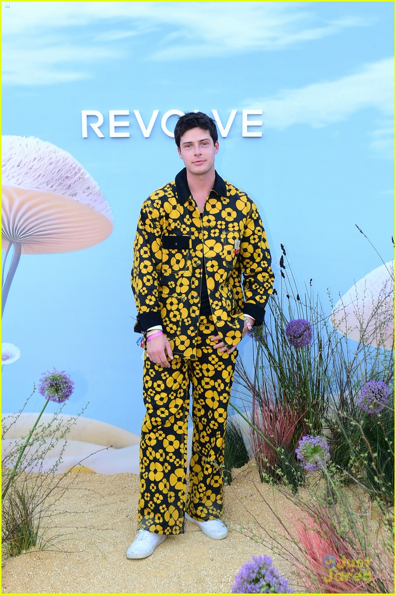 Charli D'Amelio Goes Blonde for Revolve Festival at Coachella with Sister Dixie & Boyfriend Landon Barker