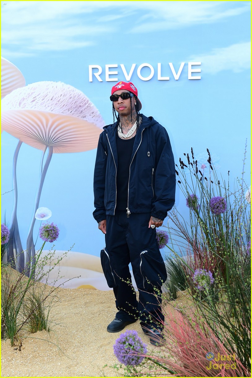 Charli D'Amelio Goes Blonde for Revolve Festival at Coachella with Sister Dixie & Boyfriend Landon Barker