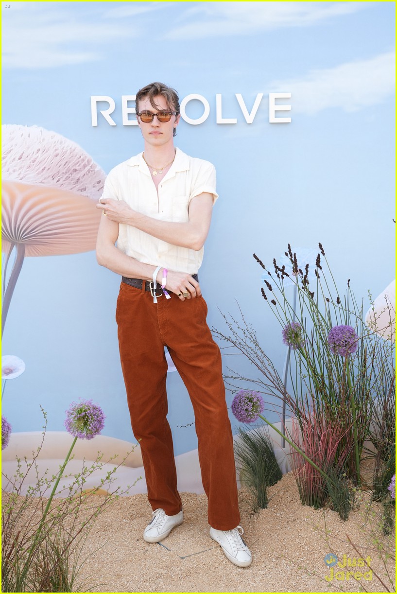 Charli D'Amelio Goes Blonde for Revolve Festival at Coachella with Sister Dixie & Boyfriend Landon Barker