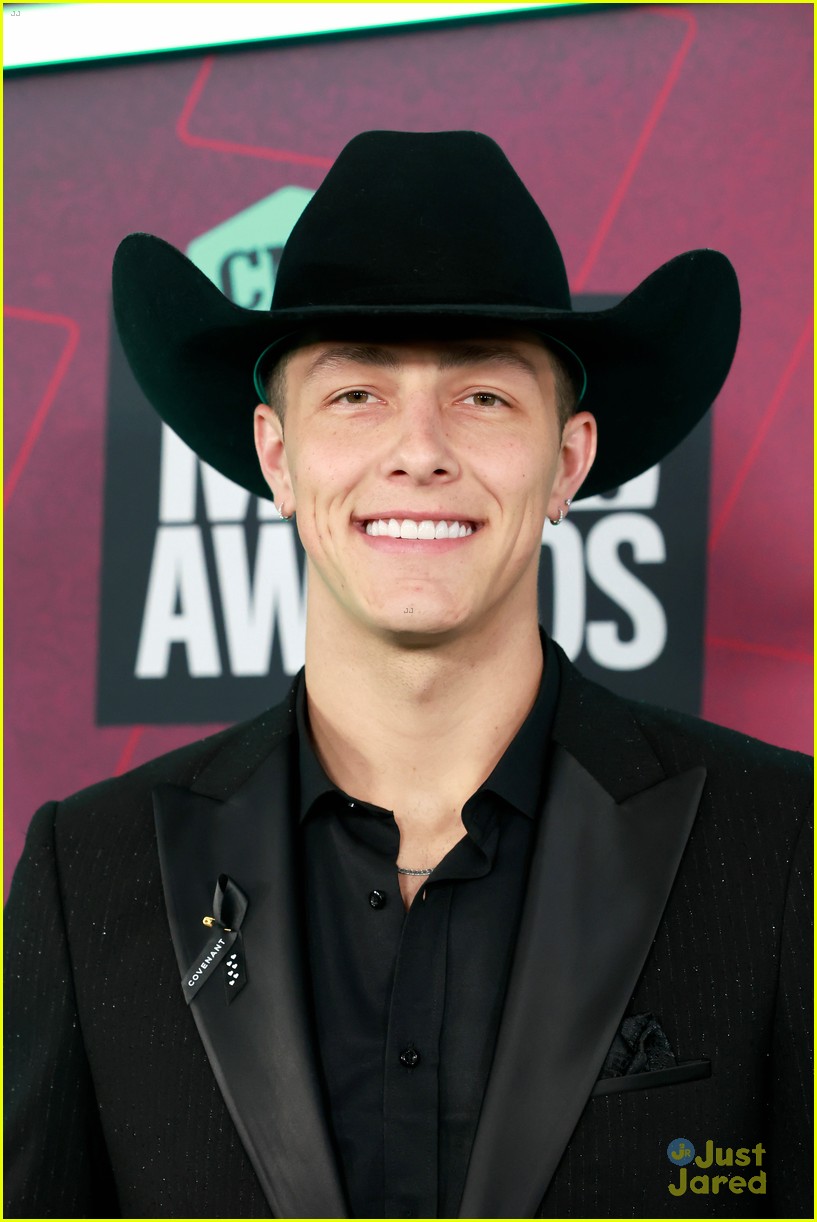 Chase Stokes & Kelsea Ballerini Make Red Carpet Debut at CMT Music Awards (Photos)