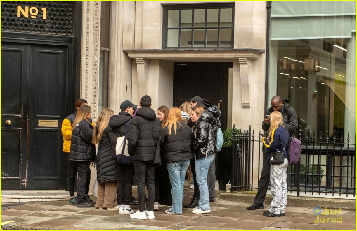Jonas Brothers Do Promo in London, Announce 2nd Yankee Stadium Concert!
