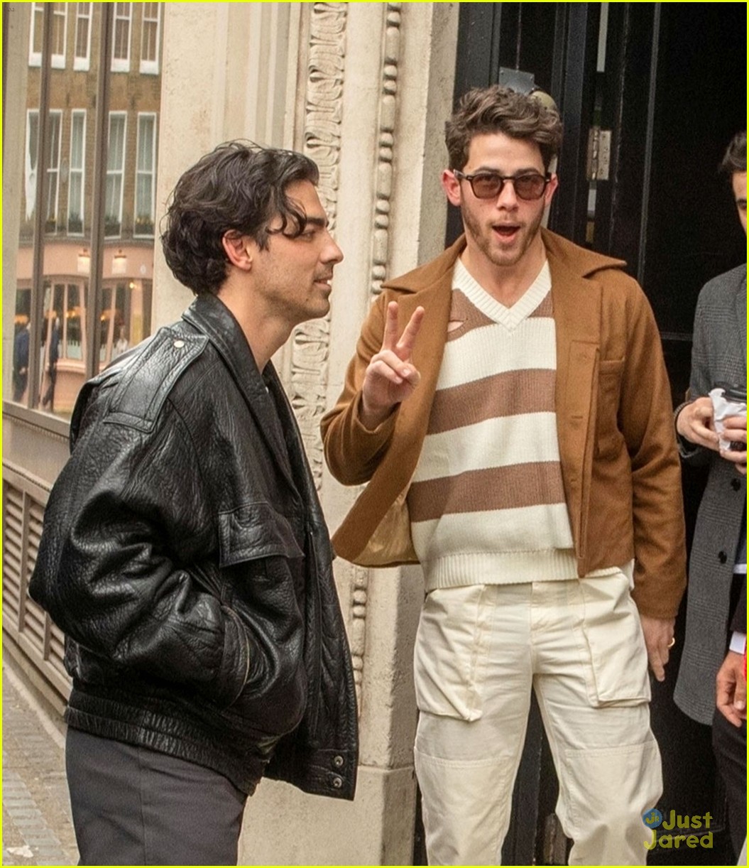 Jonas Brothers Do Promo in London, Announce 2nd Yankee Stadium Concert!