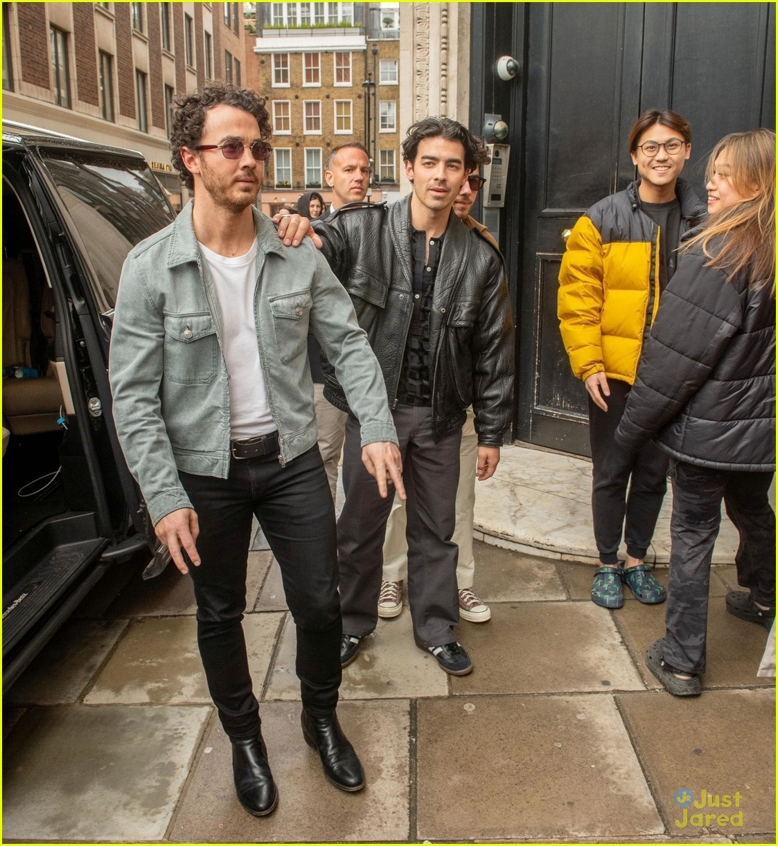 Jonas Brothers Do Promo in London, Announce 2nd Yankee Stadium Concert!