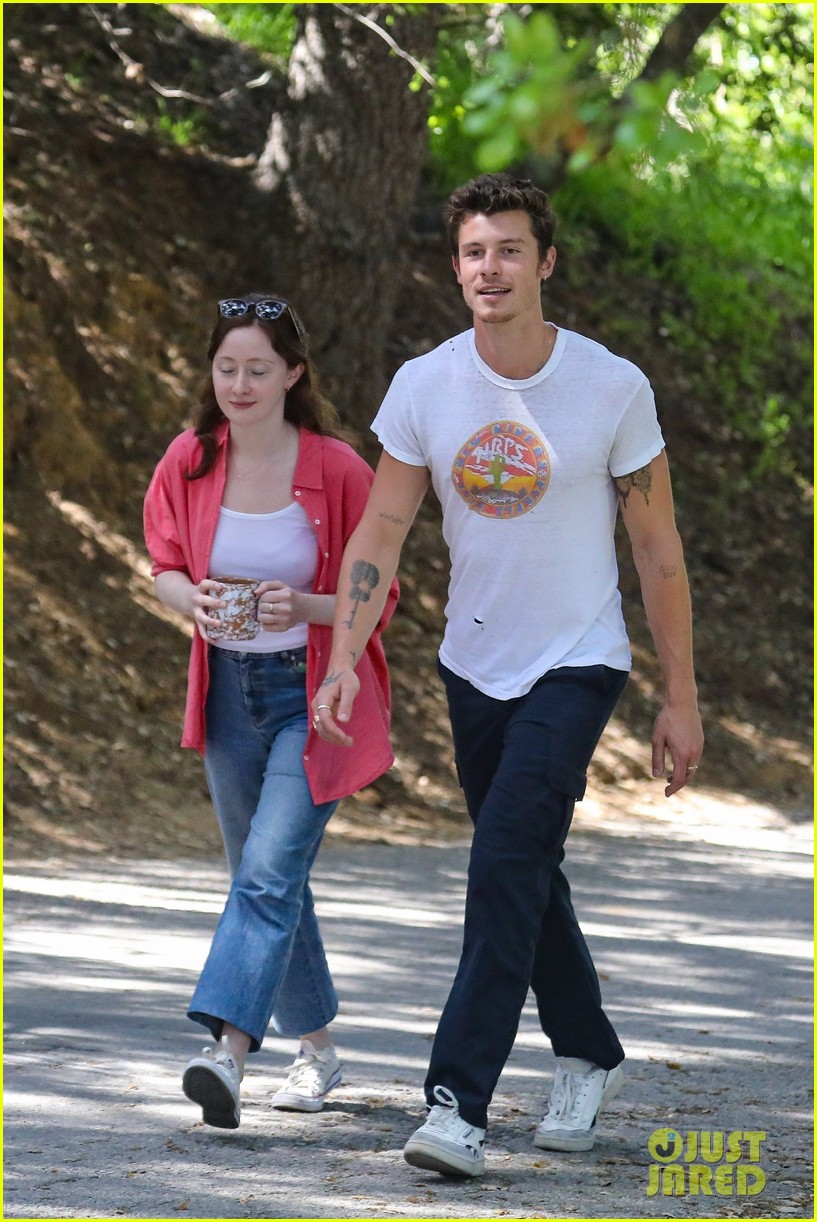 Shawn Mendes Goes on a Hike With Label Exec Clio Massey in Los Angeles