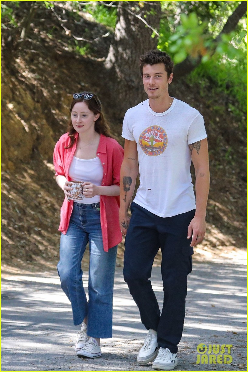 Shawn Mendes Goes on a Hike With Label Exec Clio Massey in Los Angeles