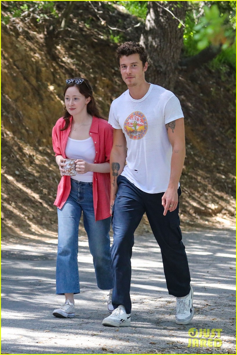 Shawn Mendes Goes on a Hike With Label Exec Clio Massey in Los Angeles