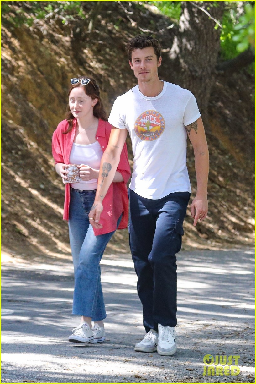 Shawn Mendes Goes on a Hike With Label Exec Clio Massey in Los Angeles