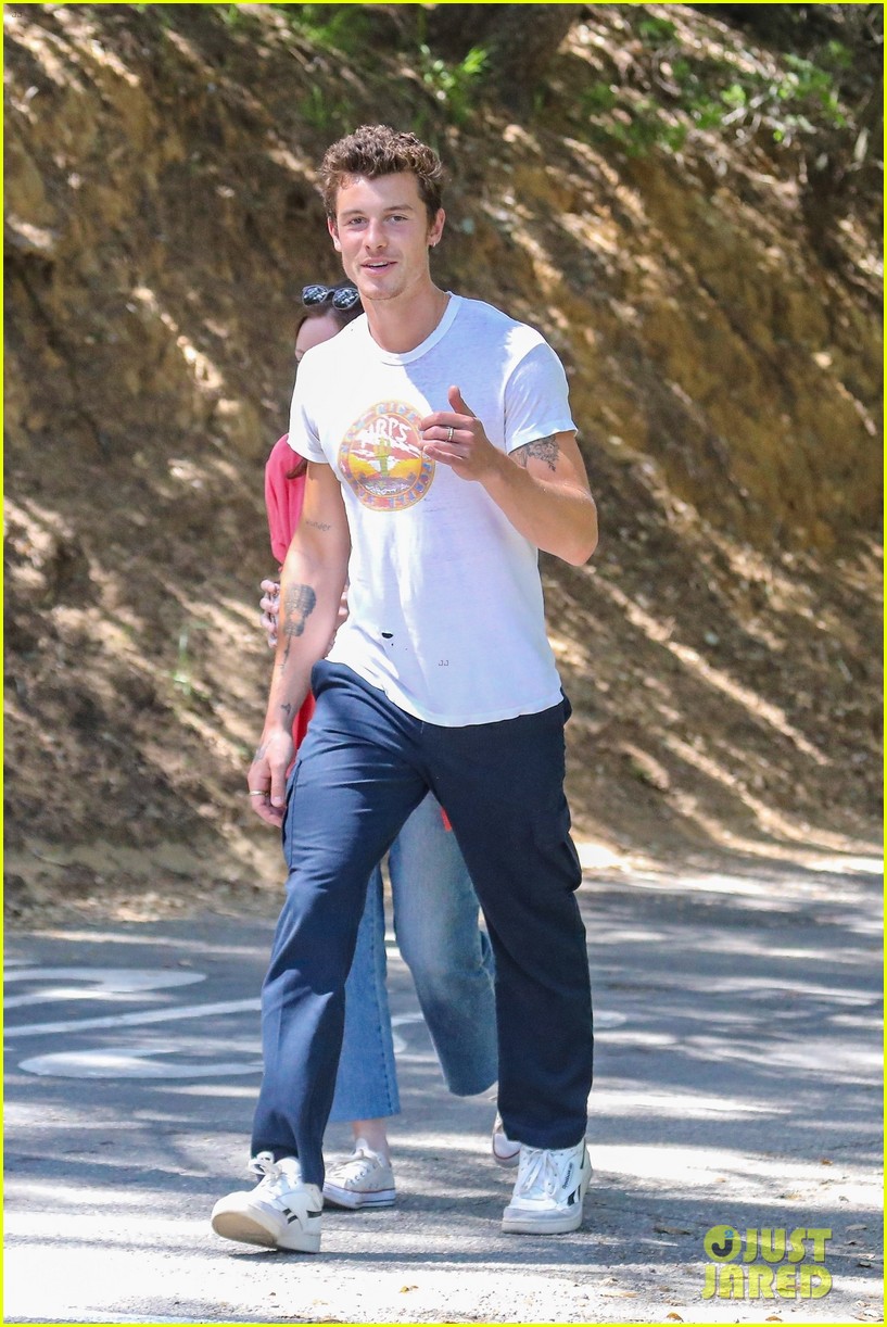 Shawn Mendes Goes on a Hike With Label Exec Clio Massey in Los Angeles