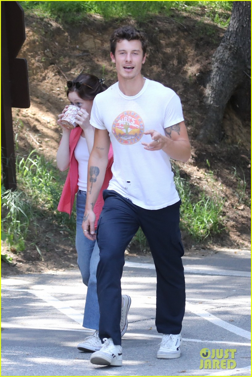 Shawn Mendes Goes on a Hike With Label Exec Clio Massey in Los Angeles