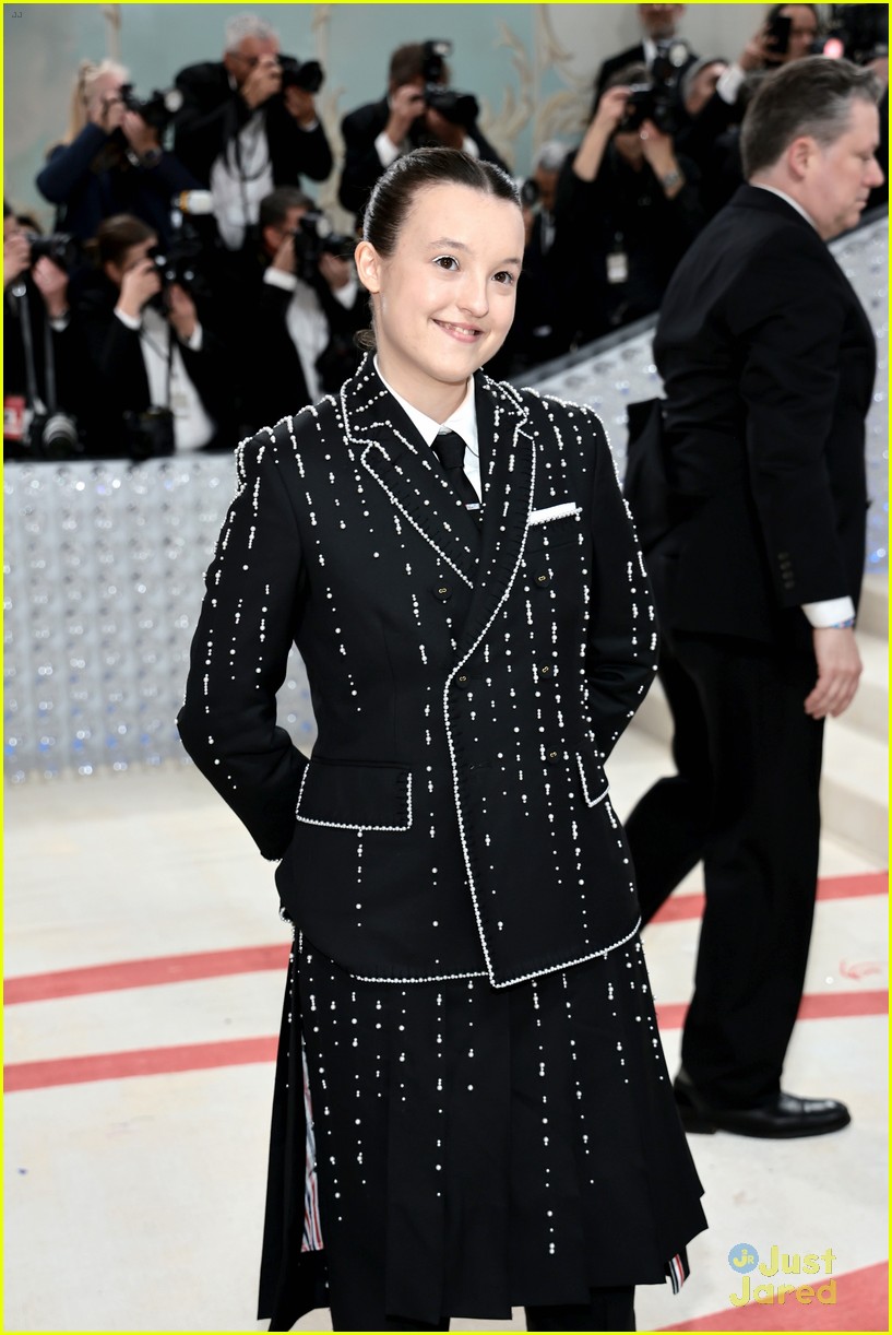 Bella Ramsey Is All Smiles At First Met Gala