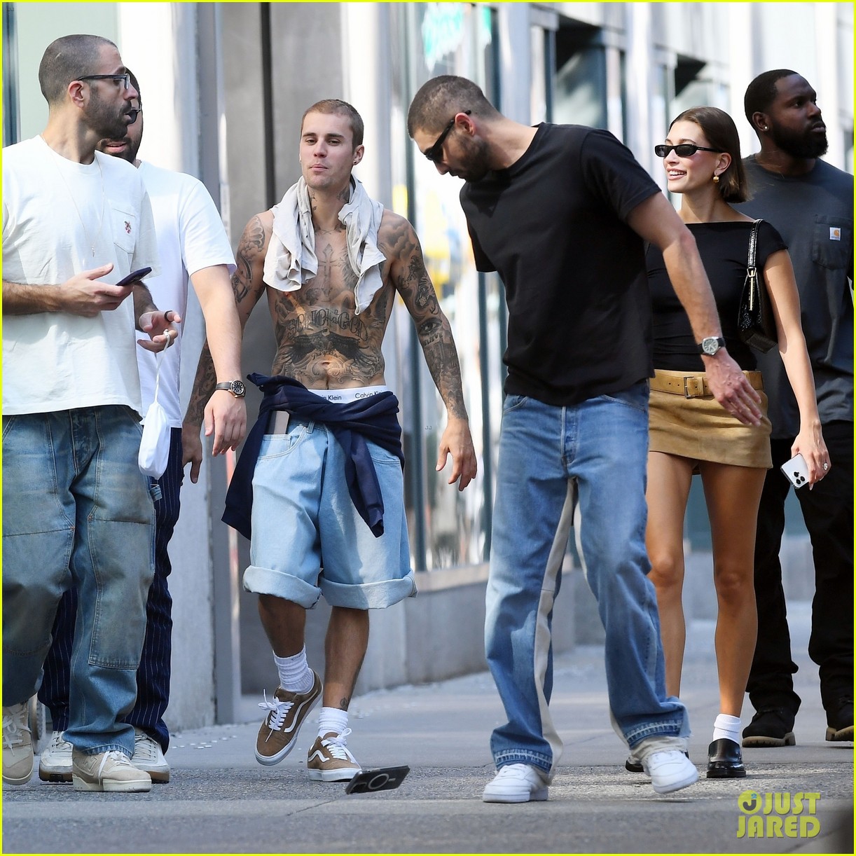 Justin Bieber Shows Off His Tattoos on Walk with Wife Hailey in NYC