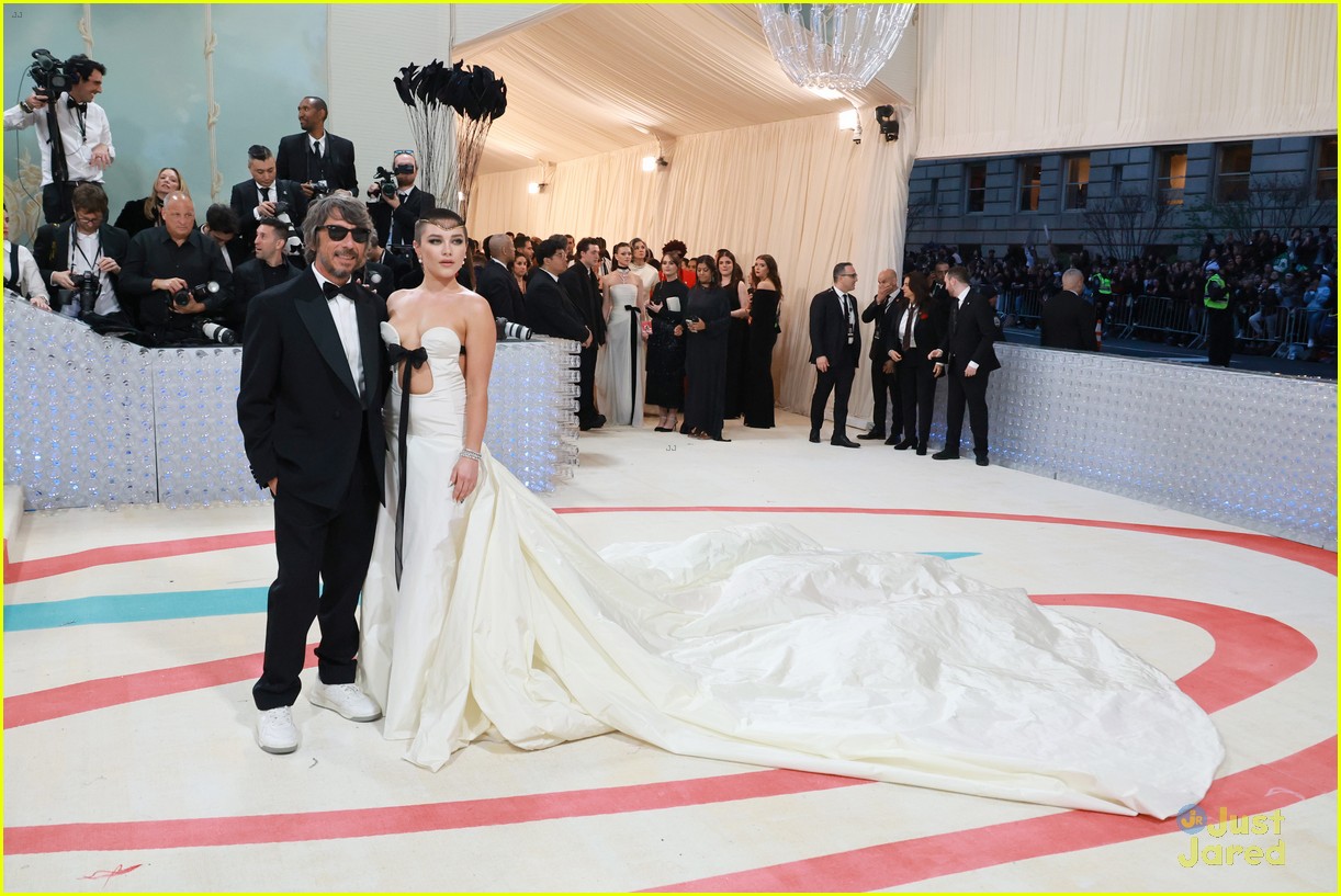 Florence Pugh Debuts Newly Shaved Head at Met Gala 2023