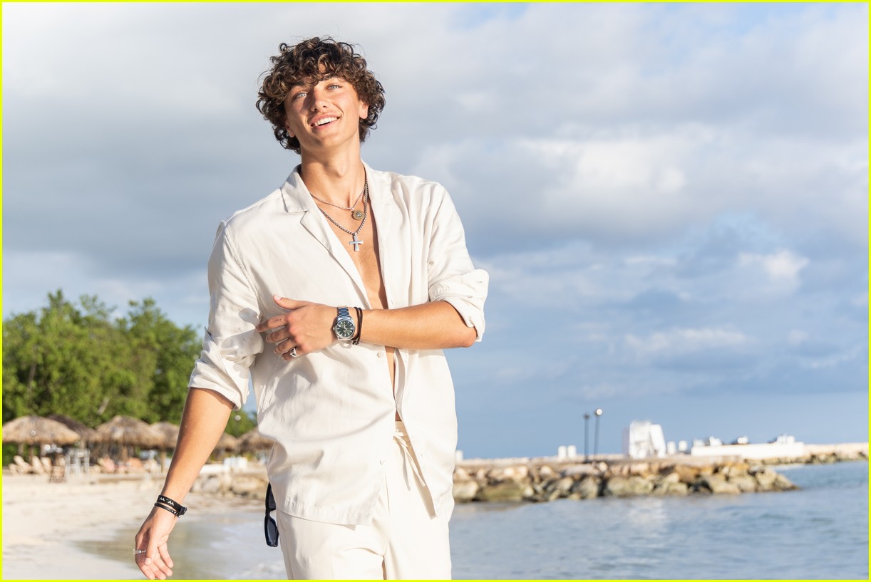 Gavin Casalegno Shows Off Abs On Pre-Summer Vacation in Jamaica (Photos)