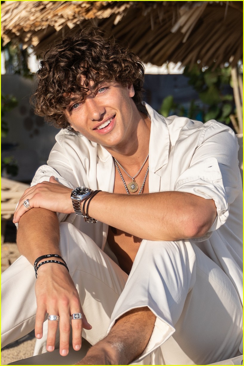 Gavin Casalegno Shows Off Abs On Pre-Summer Vacation in Jamaica (Photos)