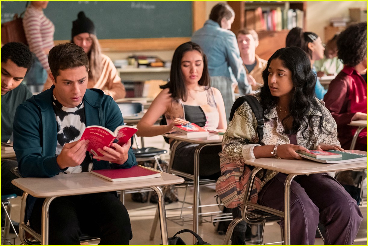 Devi & Friends Head Into Senior Year in the Trailer for the 4th & Final Season of 'Never Have I Ever' - Watch Now!