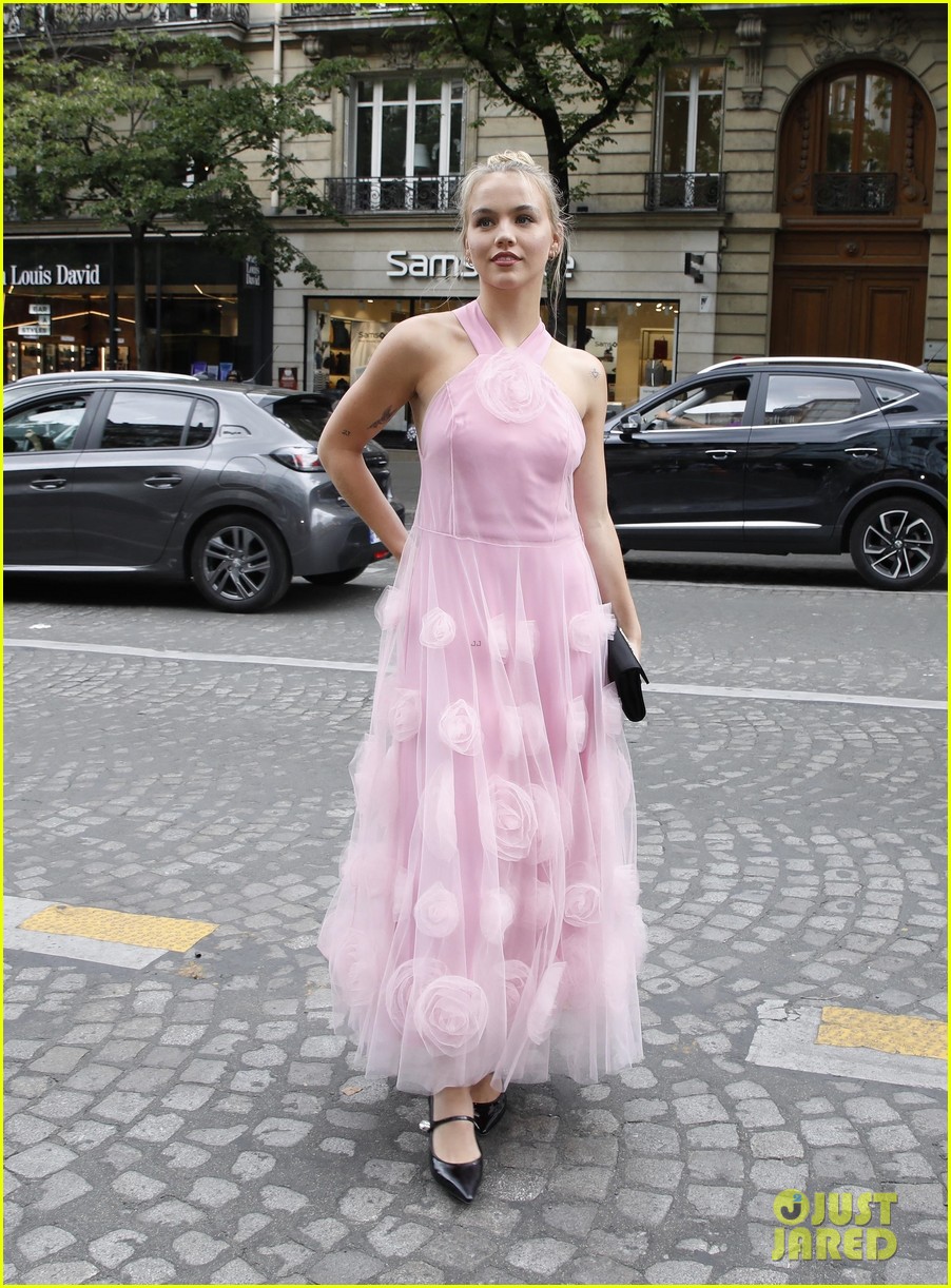 Camila Cabello Sits Front Row with Shakira For 2nd Time at Paris Fashion Week