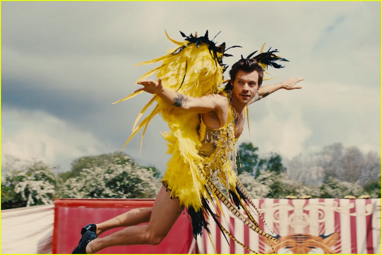 Harry Styles Releases Circus-Themed 'Daylight' Music Video Over a Year After Filming It - Watch Now!