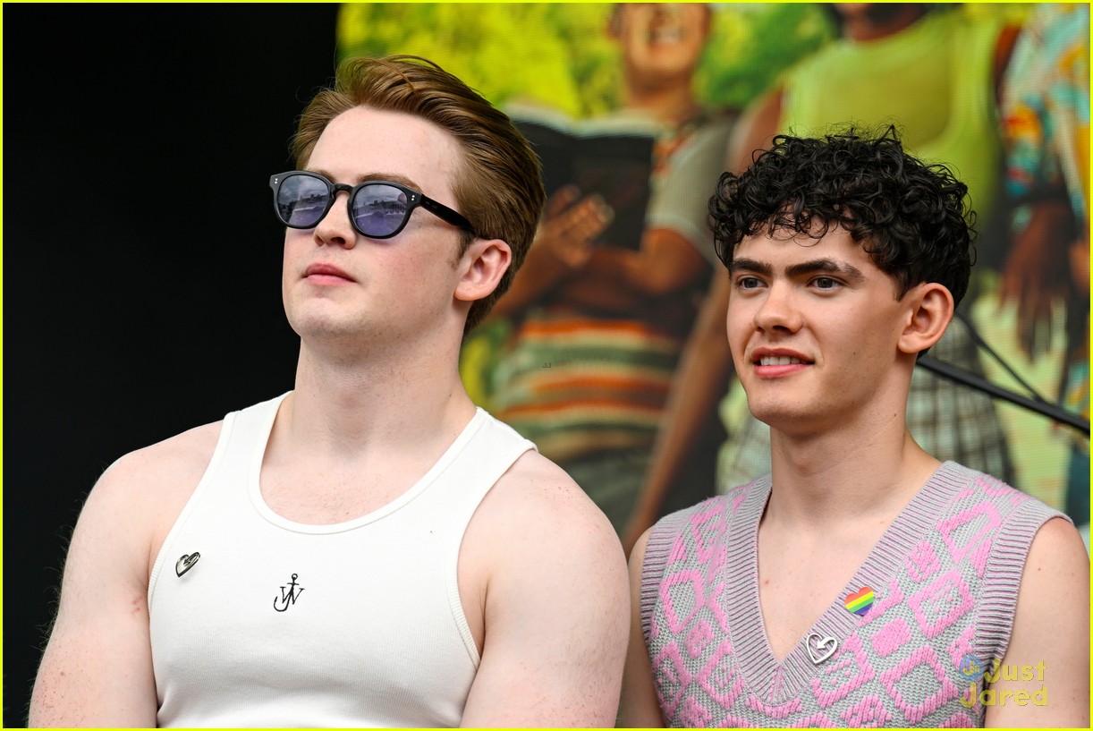 'Heartstopper' Cast Rides London Pride Parade Float, Debuts Season 2 Teaser Trailer - Watch Now!