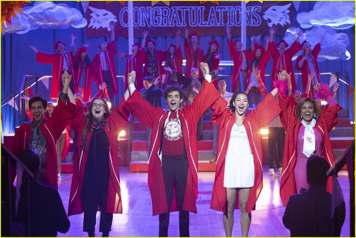 'High School Musical: The Musical: The Series' 4th & Final Season Trailer Teases Hidden Romance, OG Cast Returns & More