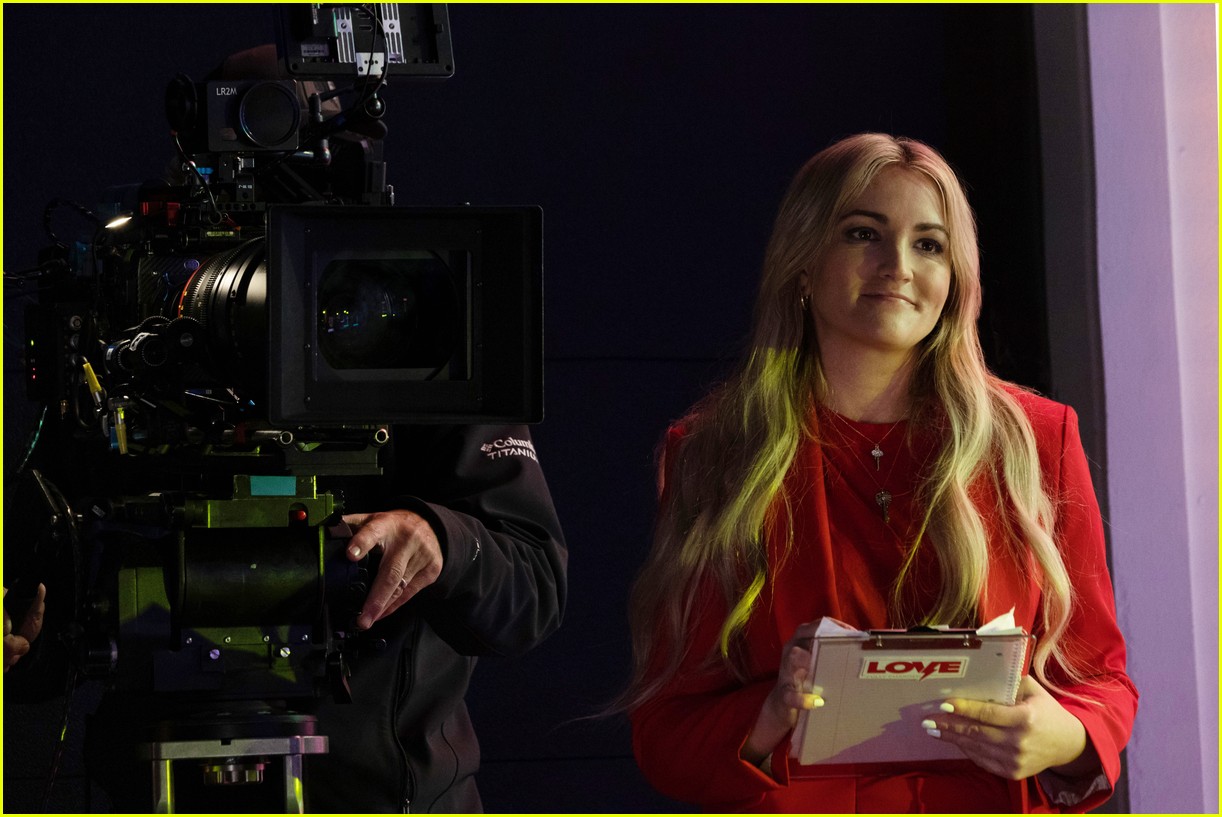 Owen Thiele Gives Jamie Lynn Spears Some Good Advice in New 'Zoey 102' Clip (Exclusive)