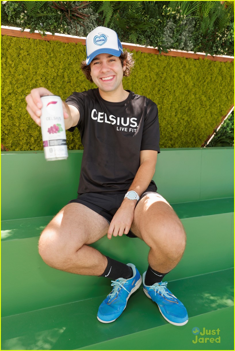 David Dobrik Holds Pickleball Tournament at His House with Blake Gray, Landon Barker & More!