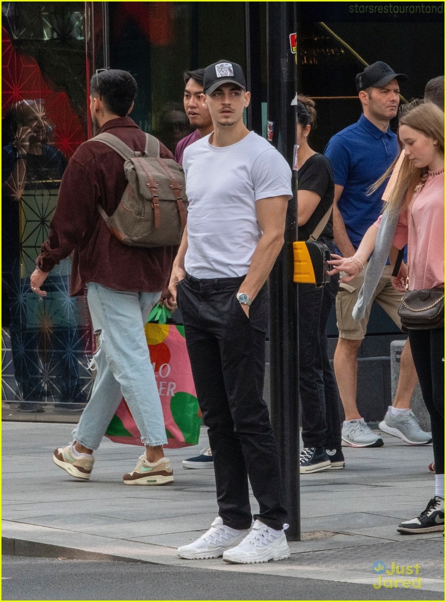 Hero Fiennes Tiffin Shows Off Muscles in Tight T-Shirt During London Outing