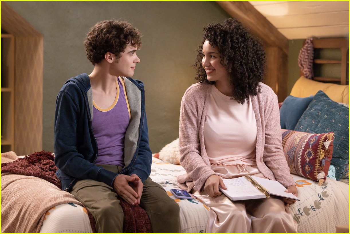 Joshua Bassett & Sofia Wylie Talk Rina in 'HSMTMTS' Season 4, The Future of Their Characters & More (Exclusive Interview)