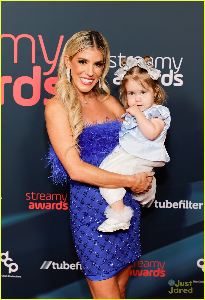 Kai Cenat, Chris Olsen & Dylan Mulvaney Win Big at Streamy Awards 2023