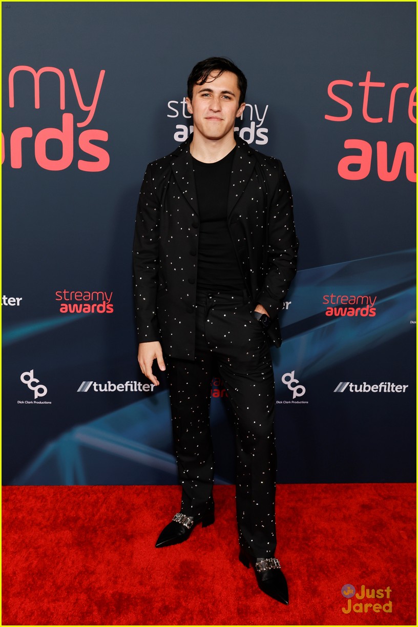 Kai Cenat, Chris Olsen & Dylan Mulvaney Win Big at Streamy Awards 2023