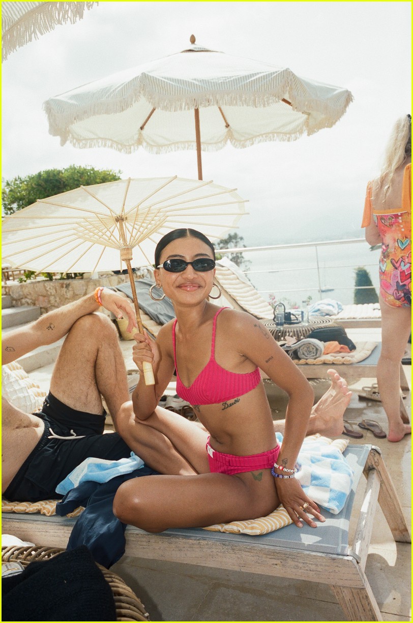 Joey King & Steven Piet Wedding Photos & Details Revealed, Sabrina Carpenter Sang Her Down the Aisle!