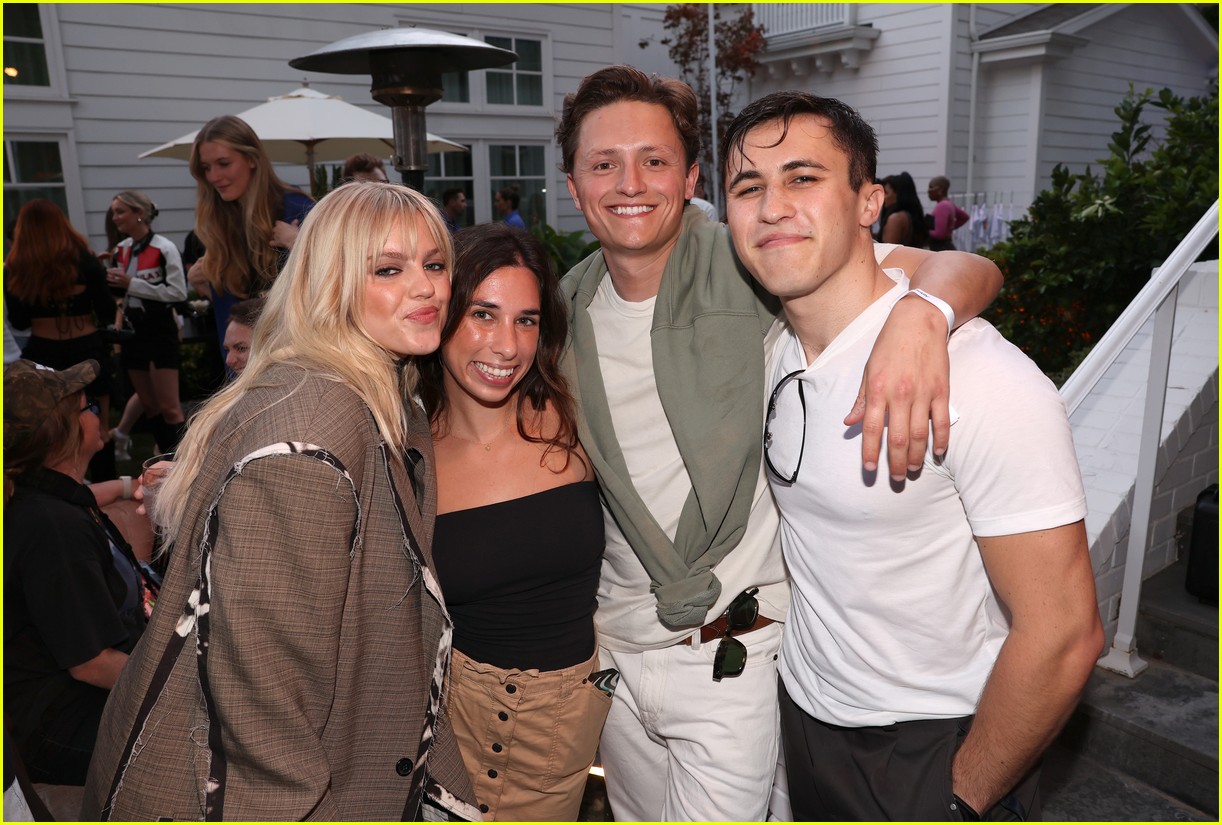 Renee Rapp Meets Up With 'Mean Girls' Co-Star Auli'i Cravalho at Spotify Event