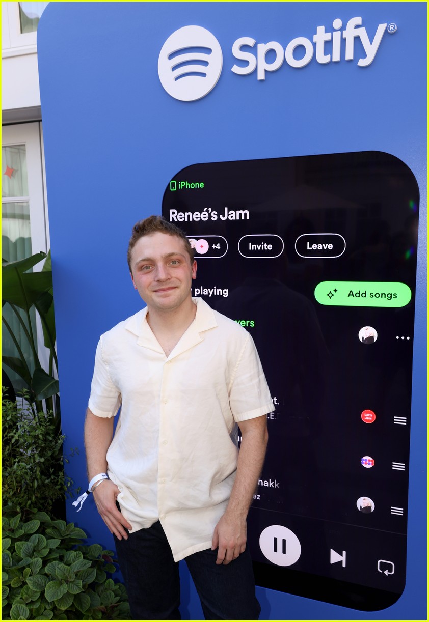 Renee Rapp Meets Up With 'Mean Girls' Co-Star Auli'i Cravalho at Spotify Event