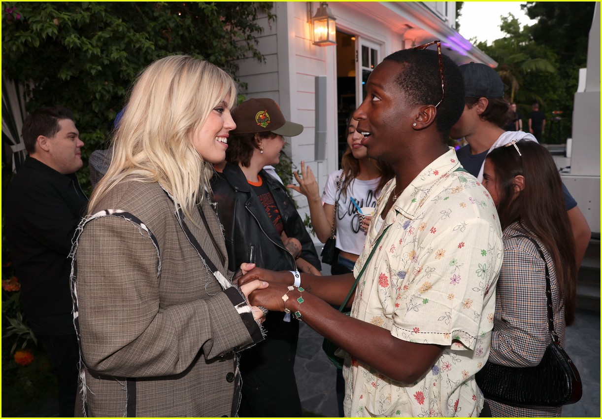 Renee Rapp Meets Up With 'Mean Girls' Co-Star Auli'i Cravalho at Spotify Event