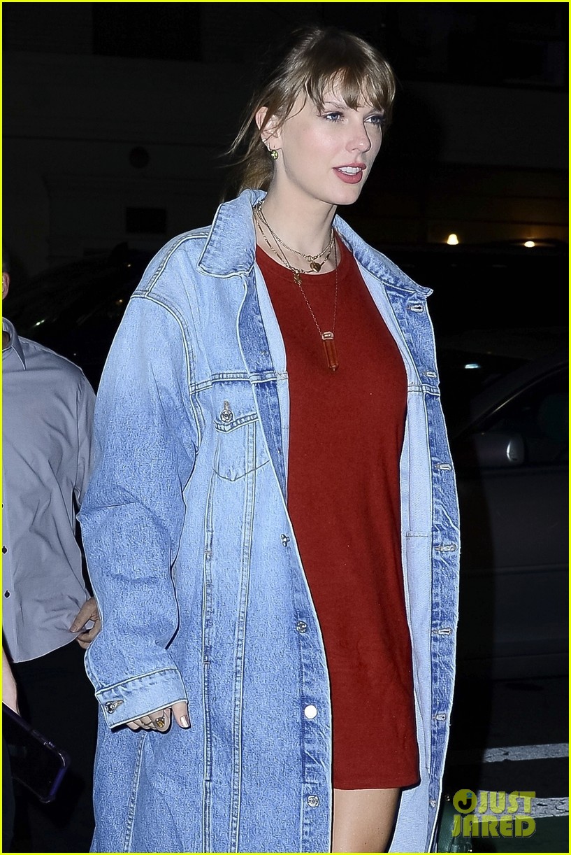 Taylor Swift & Sophie Turner Grab Dinner Together in NYC!