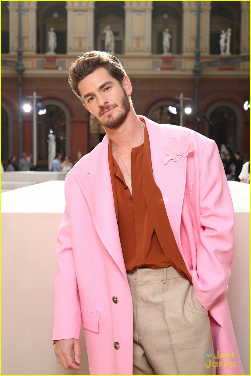 Riverdale's Charles Melton & Madelaine Petsch Reunite at Valentino Fashion Show