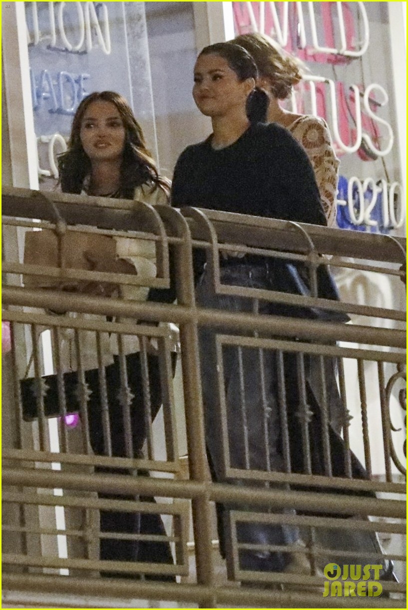 Selena Gomez Reunites with Taylor Swift for Star-Studded Dinner in L.A.