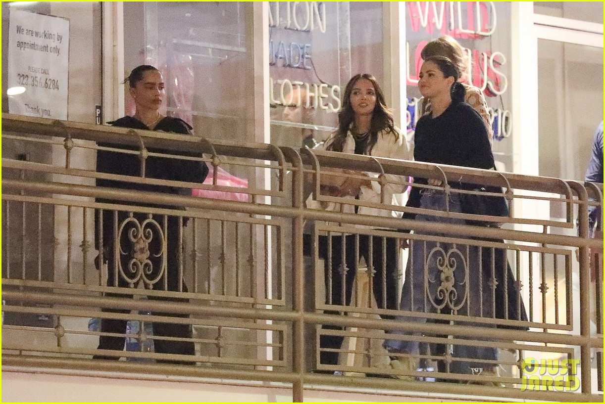 Selena Gomez Reunites with Taylor Swift for Star-Studded Dinner in L.A.