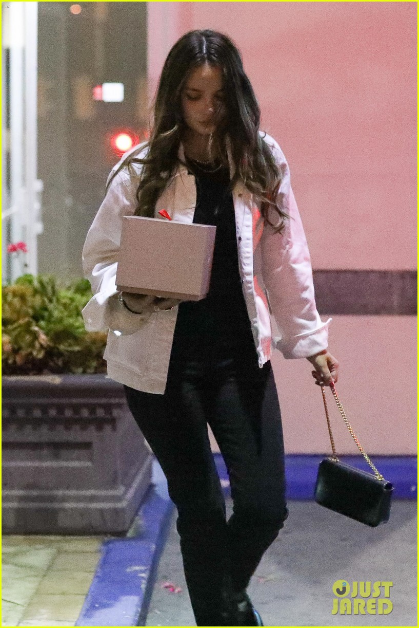 Selena Gomez Reunites with Taylor Swift for Star-Studded Dinner in L.A.