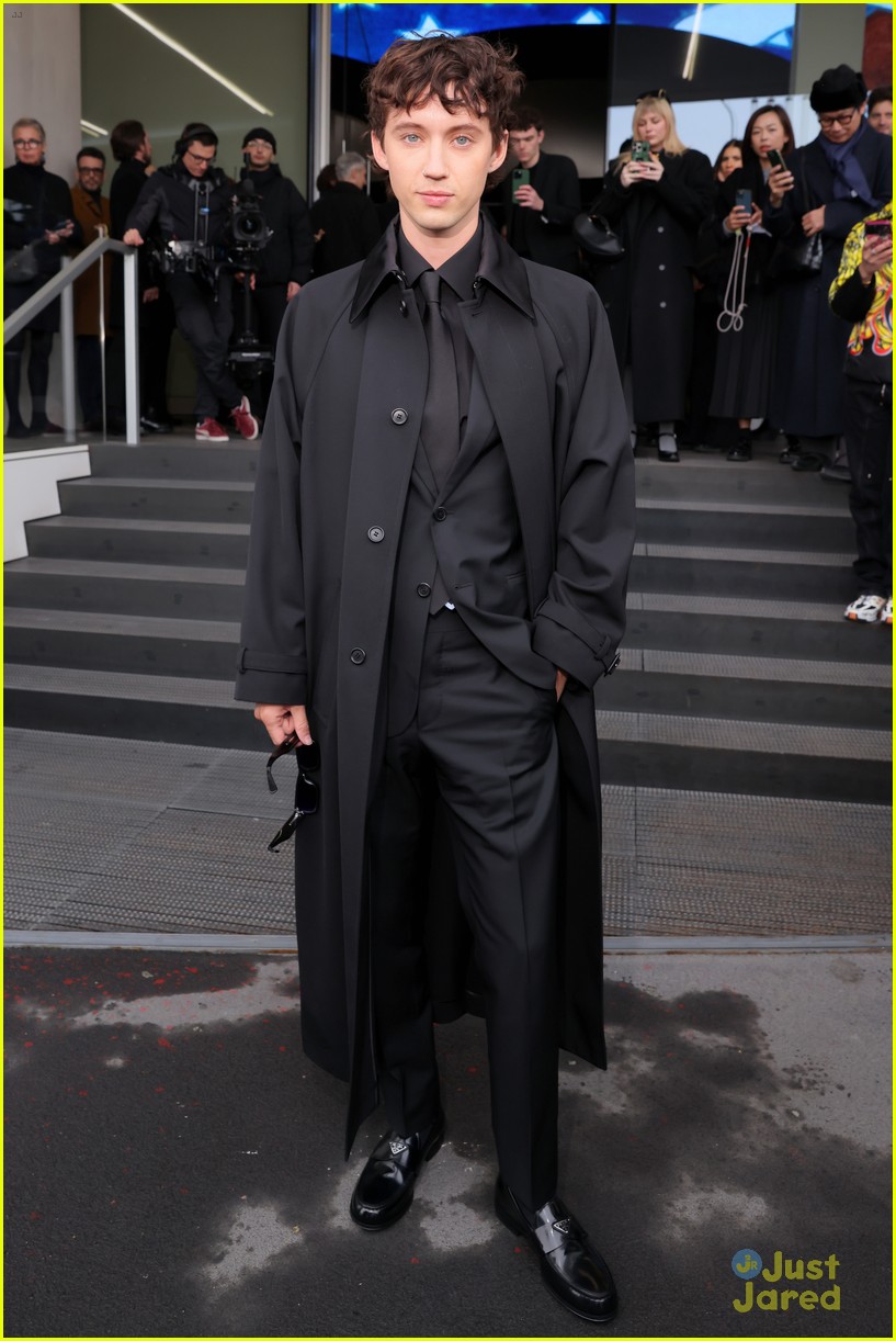 Mean Girls' Christopher Briney, Louis Partridge, Vinnie Hacker & More Attend Prada Fashion Show in Milan