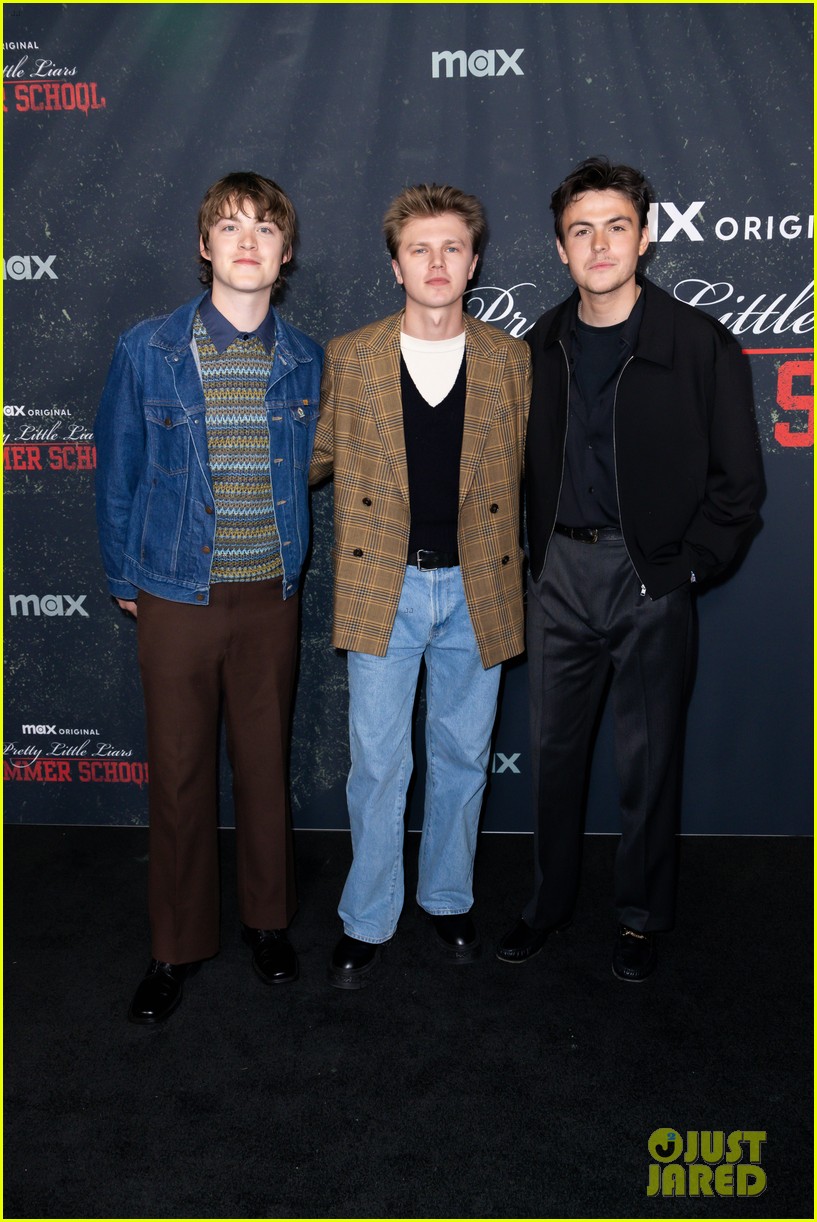 Bailee Madison Gets Support from Boyfriend Blake Richardson at 'Pretty Little Liars: Summer School' Premiere