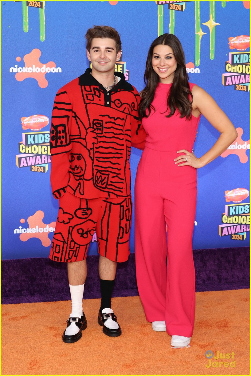'Thundermans' Star Kira Kosarin Announces Marriage to Max Chester, Shares Photos!