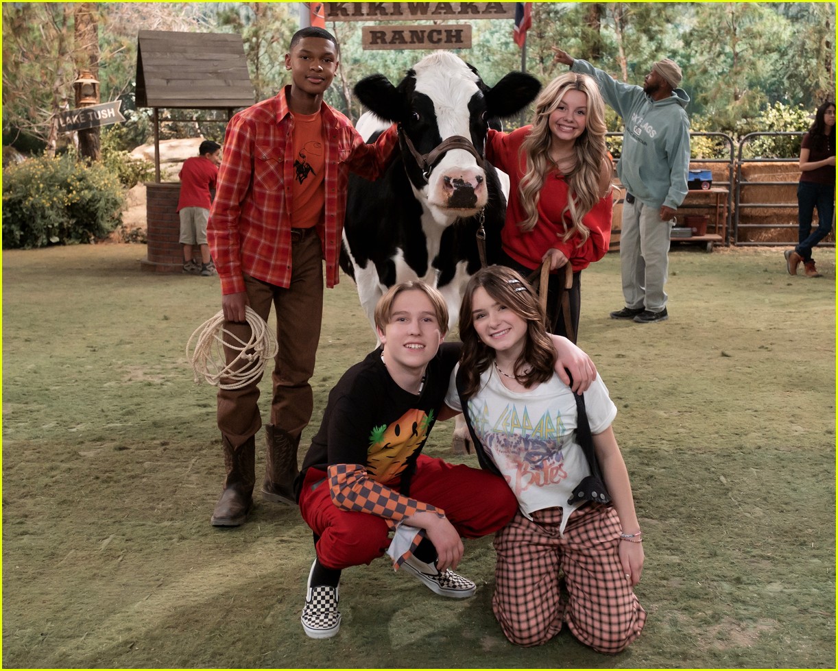 Mallory James Mahoney Dishes On Directing Tonight's New Episode of 'Bunk'd' (Exclusive)