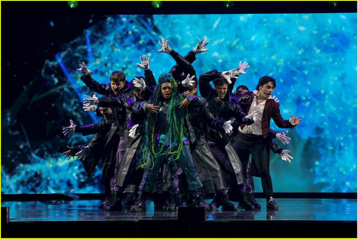 'Descendants: The Rise of Red' & 'Zombies 4' Tour Announced, Stars Hit Up D23!