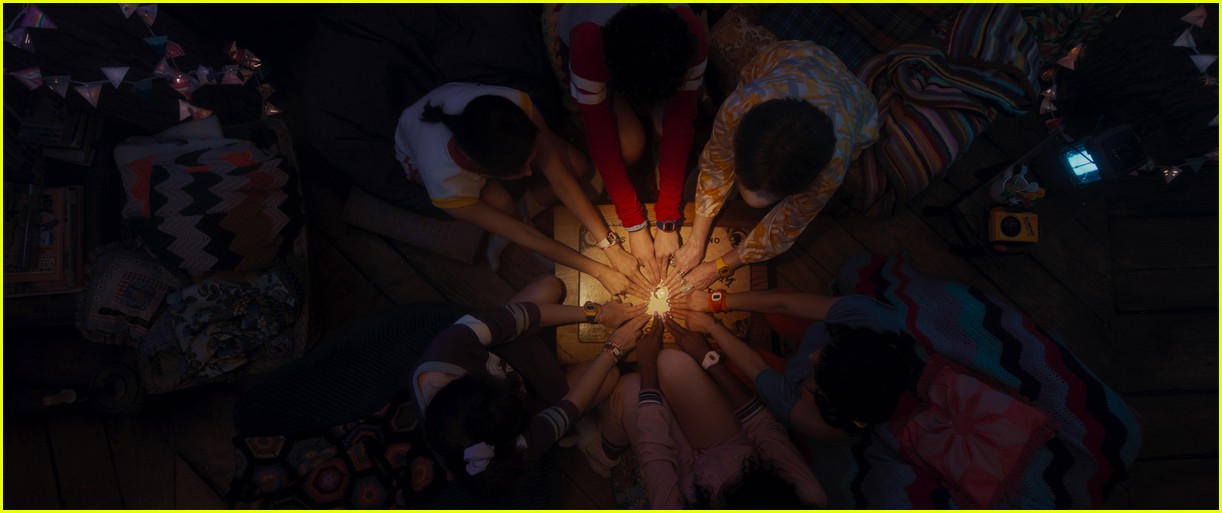 Joe Locke's Teen Teases His Identity In New 'Agatha All Along' Teaser - Watch!